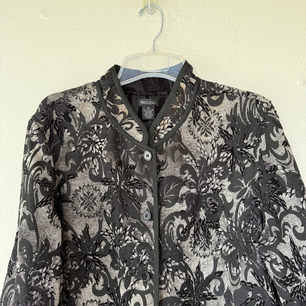 Multiples Black Gray Scroll size 2X tapestry jack… - image 4